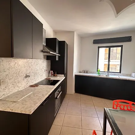 Apartment Sunny 2br In St Julians