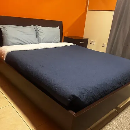 Sunny 2br In St Julians Сент Джулианс