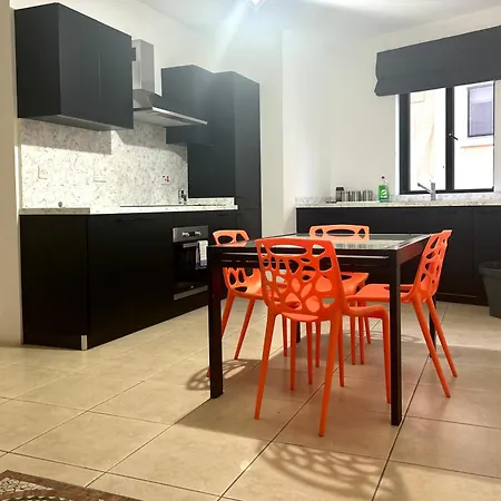 Sunny 2br In St Julians * San Ġiljan
